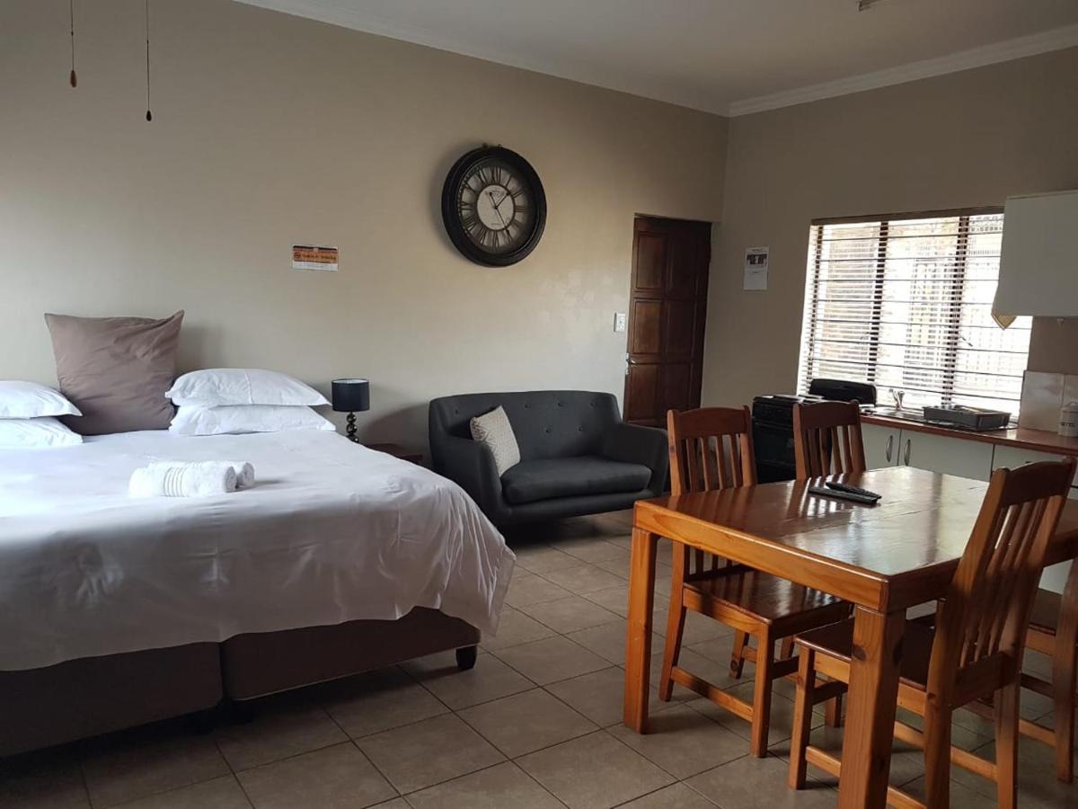 Private Apartments & Biz Stays פרטוריה מראה חיצוני תמונה