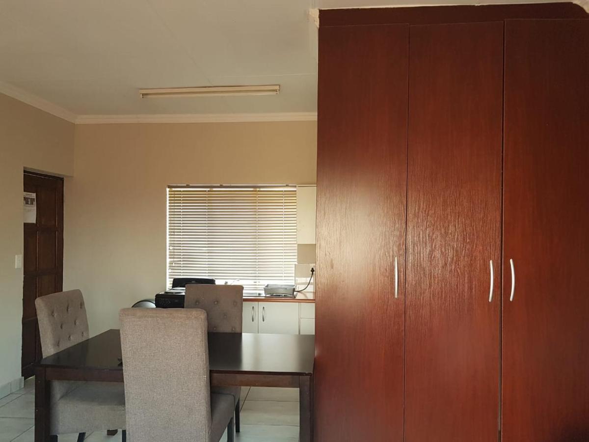 Private Apartments & Biz Stays פרטוריה מראה חיצוני תמונה
