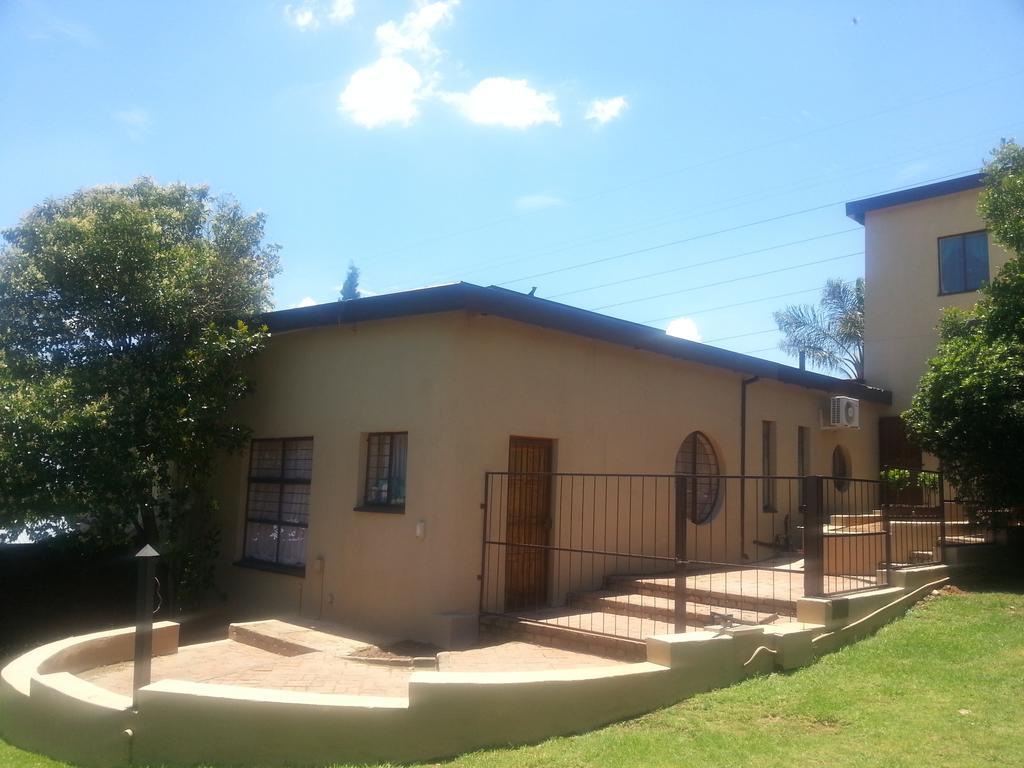 Private Apartments & Biz Stays פרטוריה חדר תמונה